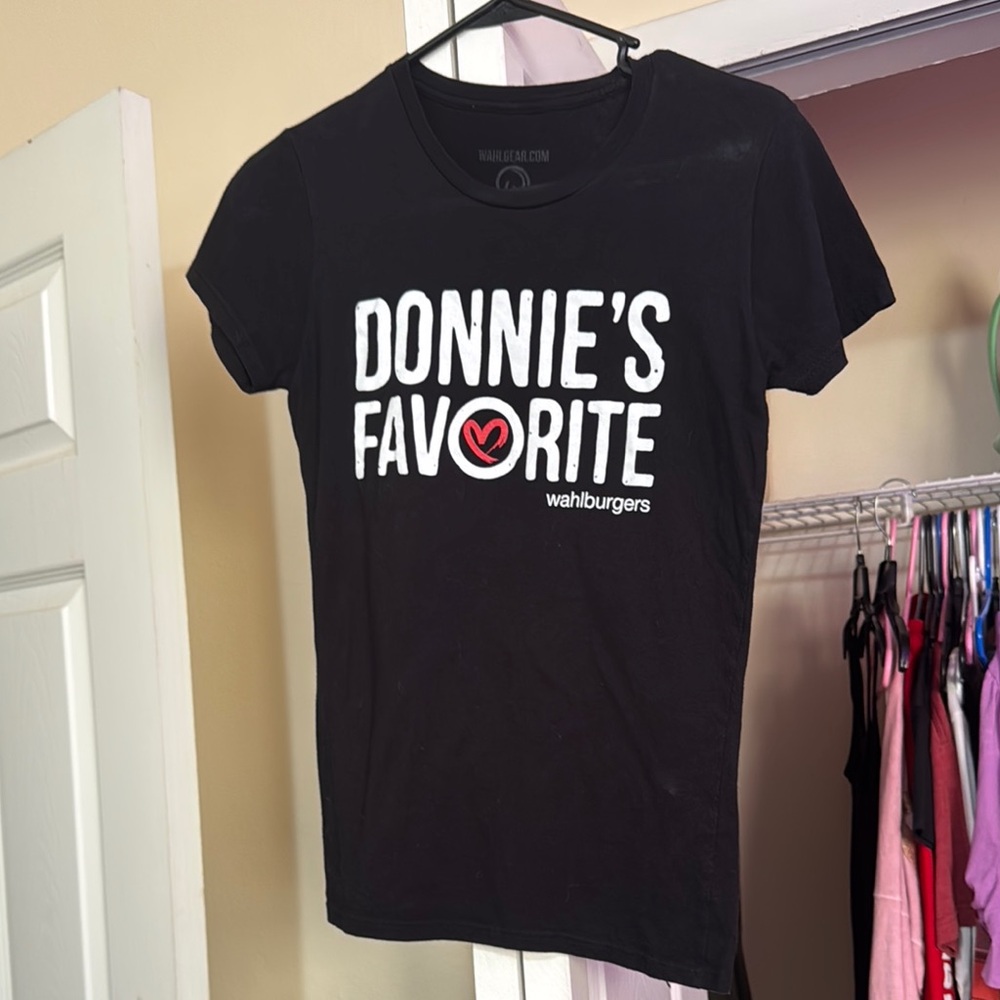Wahlburgers Donnies Fav Short Sleeve Tee